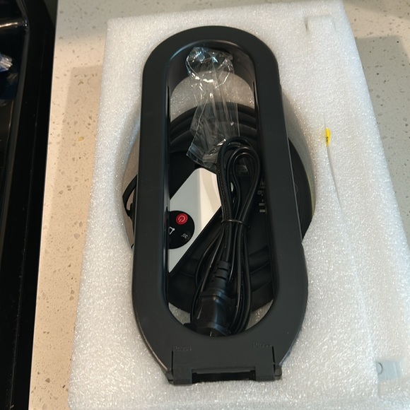 Uvilizer Tower UV Light Sanitizer and Ultraviolet Lamp - Picture 6 of 6